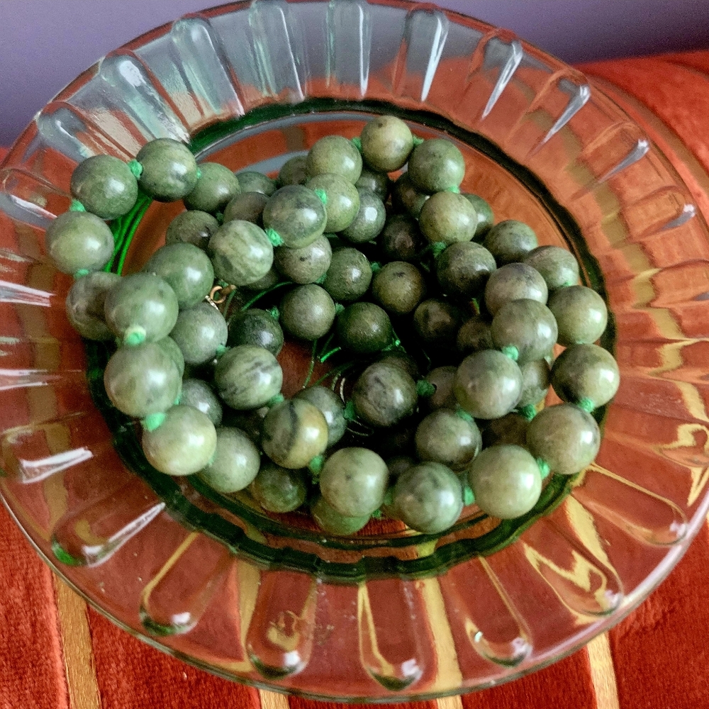 Vintage Green Jade Beaded Necklace